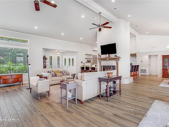 4th image of 209 Bay Hills Dr