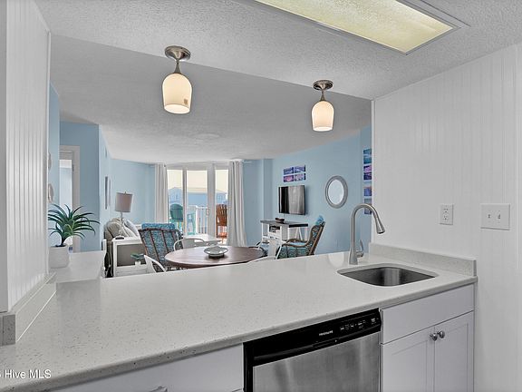 5th image of 2000 New River Inlet Road #3213