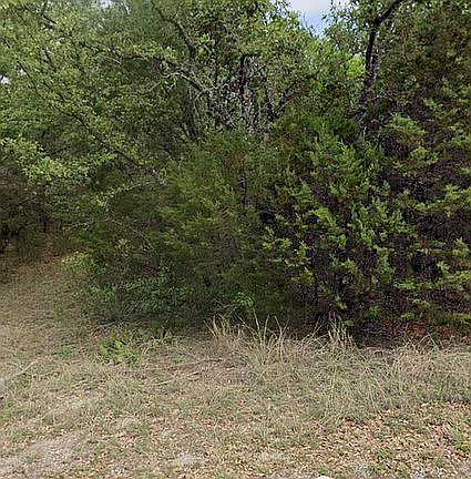 2nd image of 910 Guadalupe River Dr