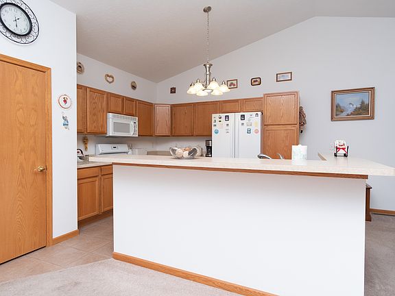 4th image of 1427 Dry Creek Bnd #0