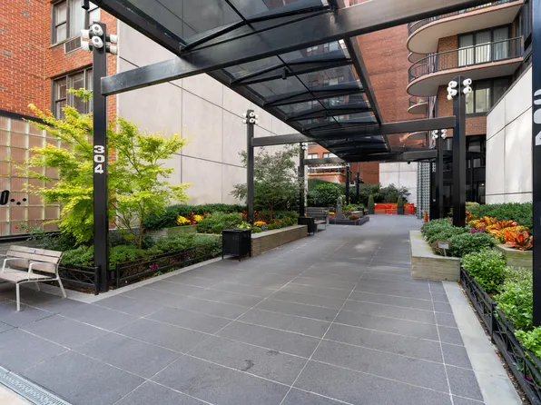 304 East 65th Street image 16 of 17