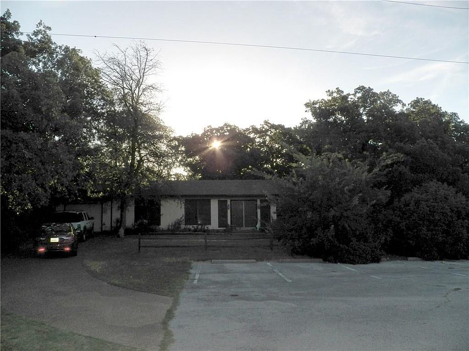 1st image of 1449 England Dr