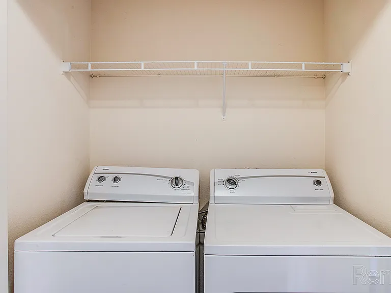 Glenrock Apartments — Photo 13
