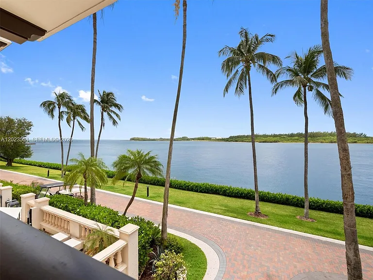 2425 Fisher Island Dr #5205 — Photo 30