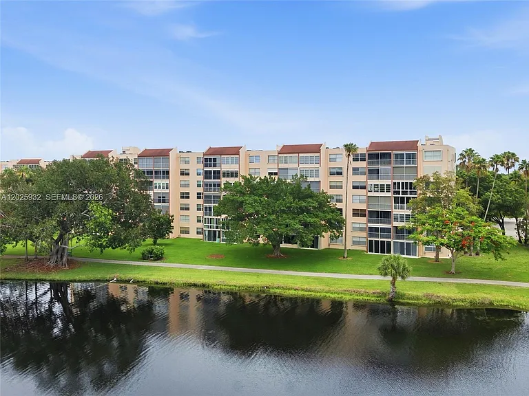 14623 Bonaire Blvd #405 — Photo 27