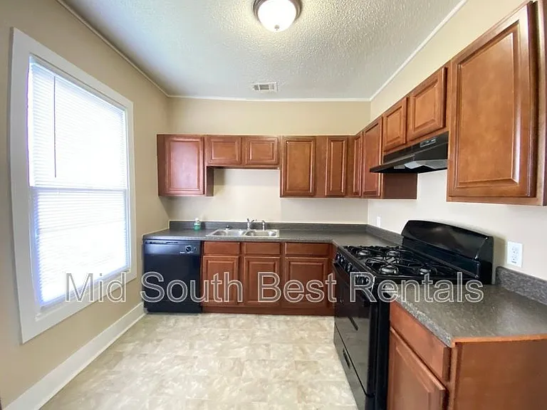 3315 Maryland Ave — Photo 10