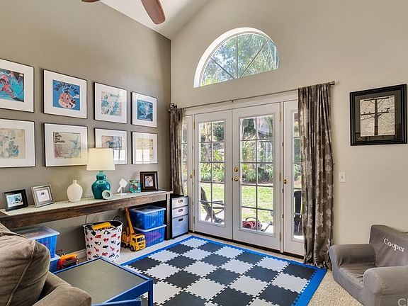 5th image of 910 La Palma Cir