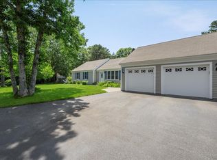 7 Pebble Path, Forestdale, MA 02644