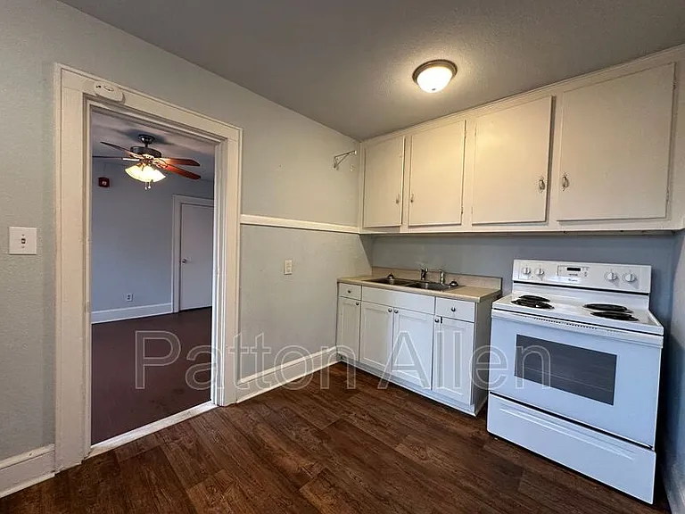 60 Flint St #3 — Photo 3