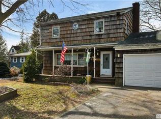 3 Taylor Ave, Greenlawn, NY 11740