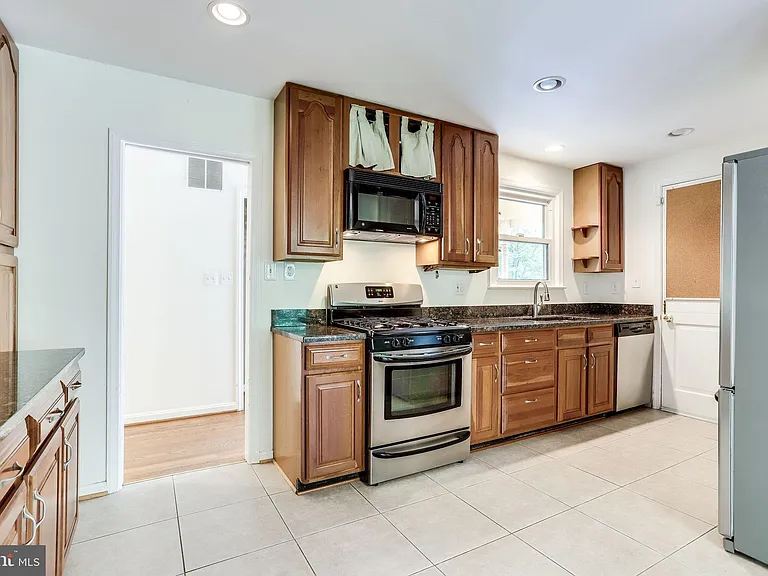 5225 Old Dominion Dr — Photo 8