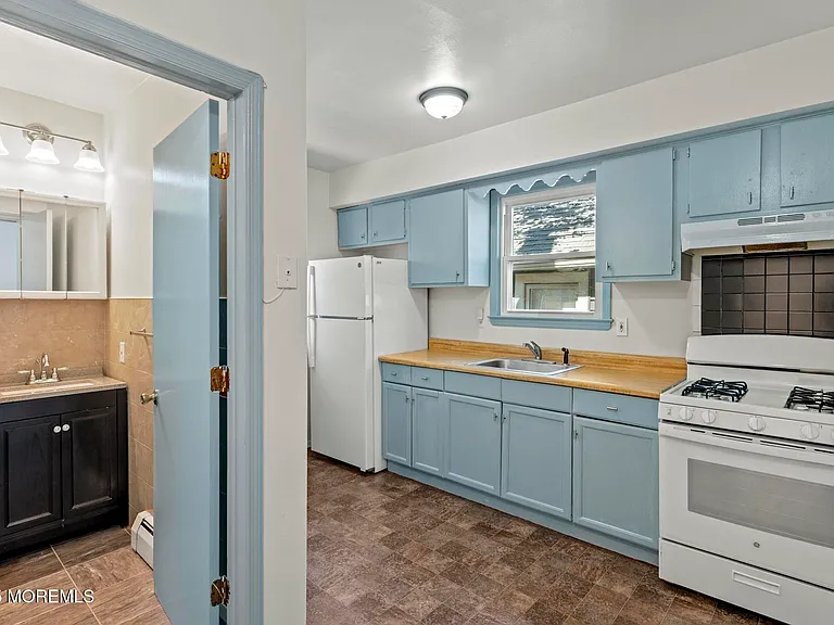 1105 NE Emory St #2 — Photo 4