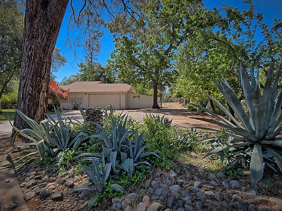 5th image of 16351 China Gulch Dr