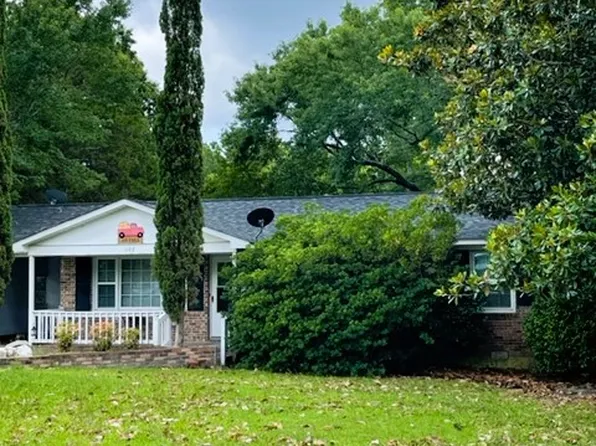 1402 Fairfax Dr, Camden, SC 29020