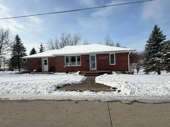 205 S Hayes St, Mount Ayr, IA 50854