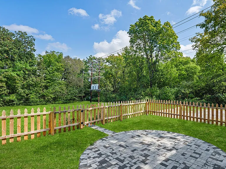 2112B Sanborn Dr — Photo 31