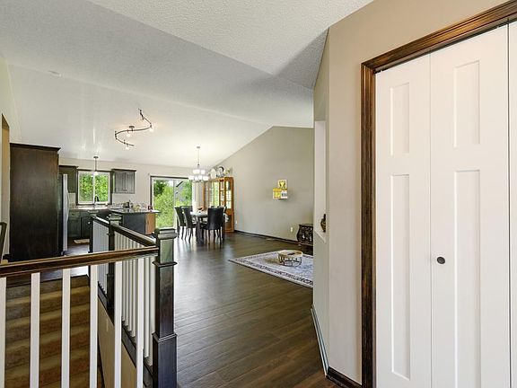 3rd image of 2457 Bridgewater Pl S