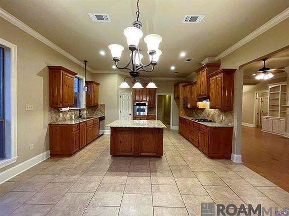 4th image of 10833 Hillrose Ave