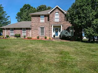 725 Honeysuckle Dr, Lebanon, KY 40033