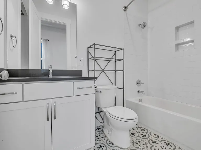 1016B 13th Ave S — Photo 18