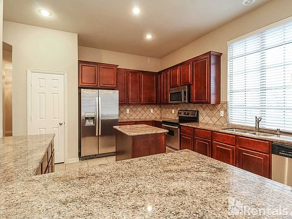 5th image of 620 Kearley Dr
