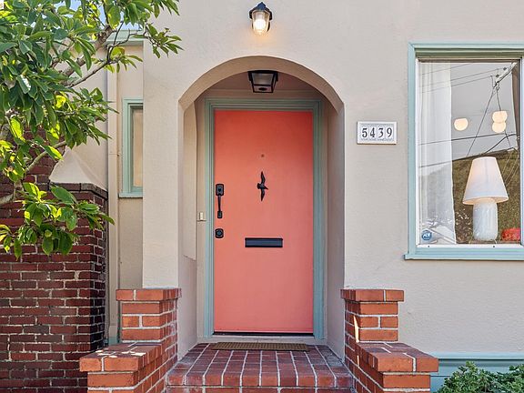 3rd image of 5439 Barrett Ave