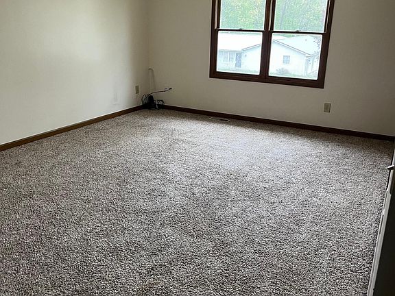 5th image of 904 Albern Dr