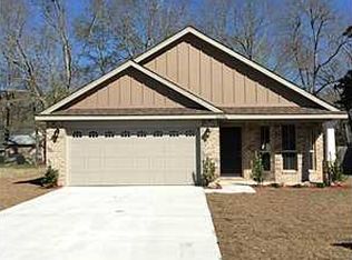 10550 Roundhill Dr, Gulfport, MS 39503