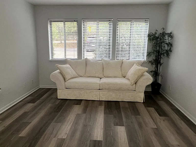 3210 Orleans Dr #4 — Photo 1