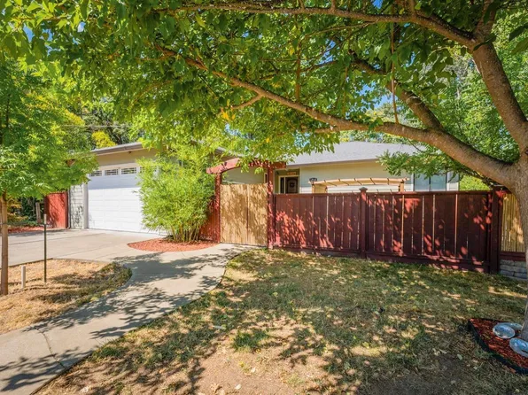 1014 W Perkins Street, Ukiah, CA 95482