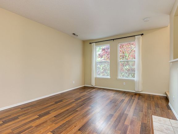 3rd image of 5781 NE Orenco Gardens Dr