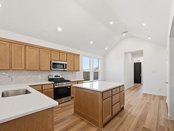 5th image of 3925 Bison Ln