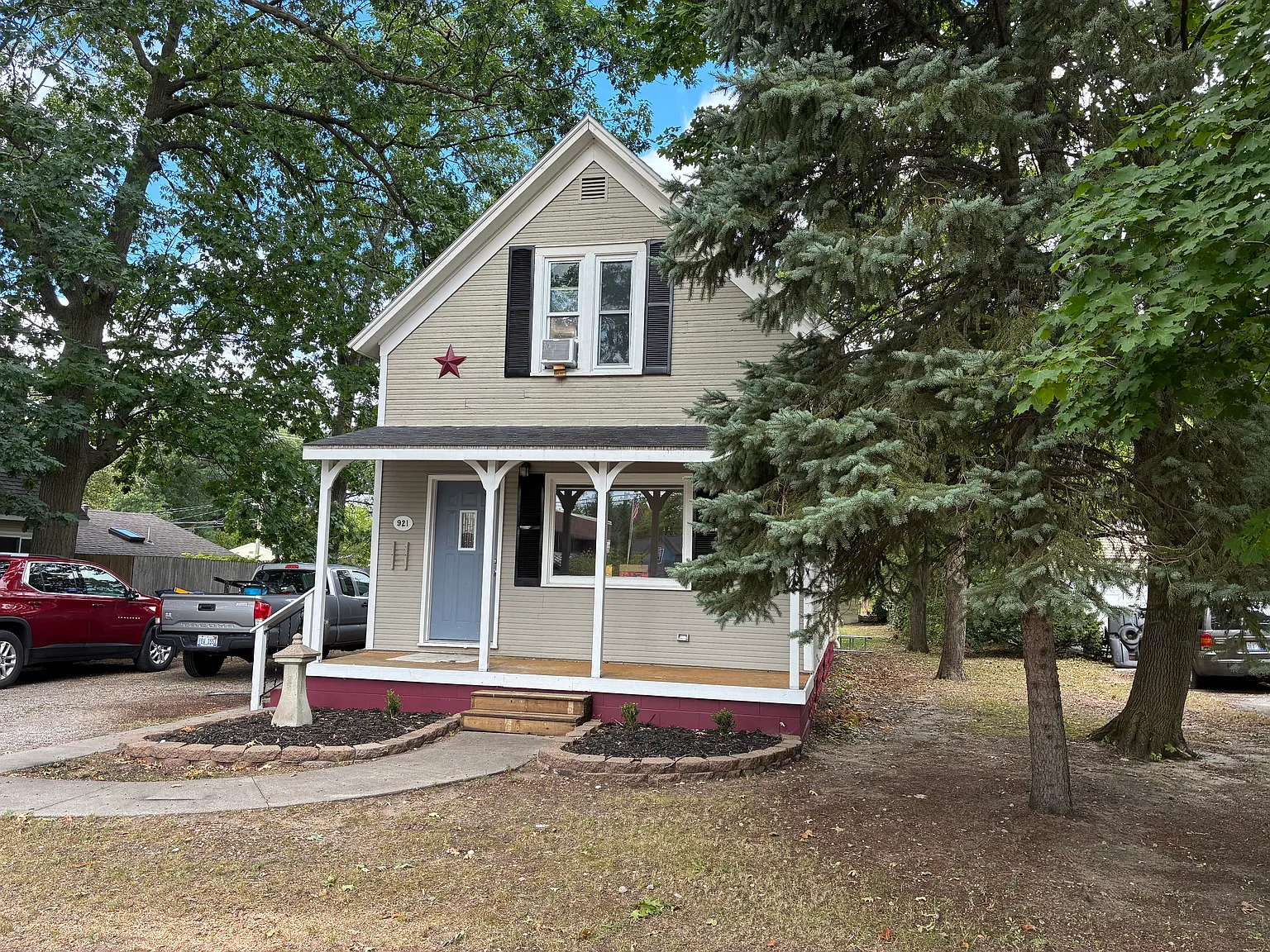 3 bed, 1250 sqft, $2,500 — Photo 2