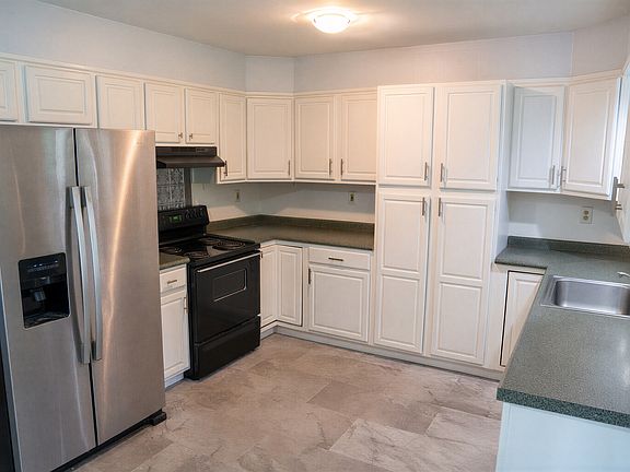 5th image of 1910 Honeycut Ln