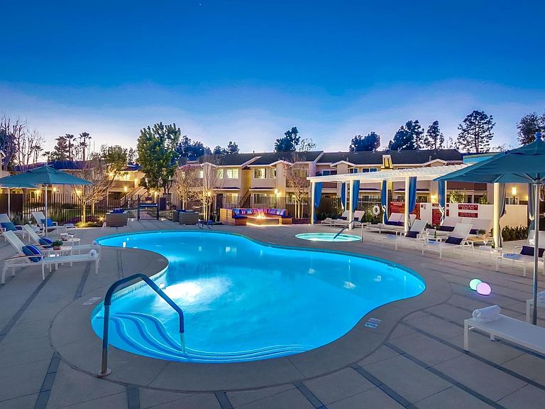 Madison Newport Apartment Rentals Costa Mesa, CA Zillow