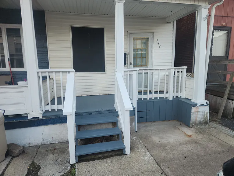 144 N Mill St — Photo 1