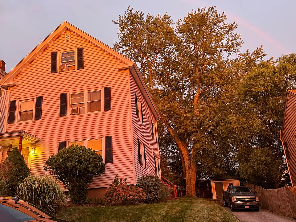 14 Ridge St #1