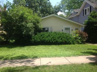 2403 Hastings Ave, Evanston, IL 60201