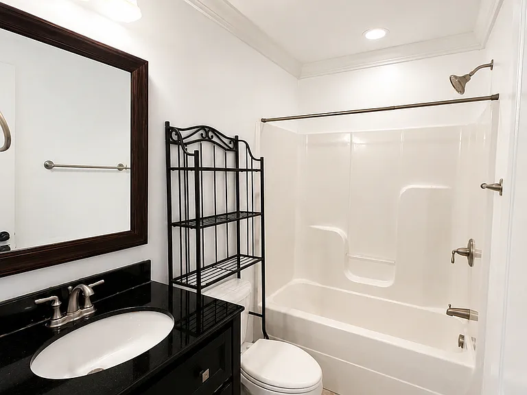 4180 Elm Ln NE — Photo 9