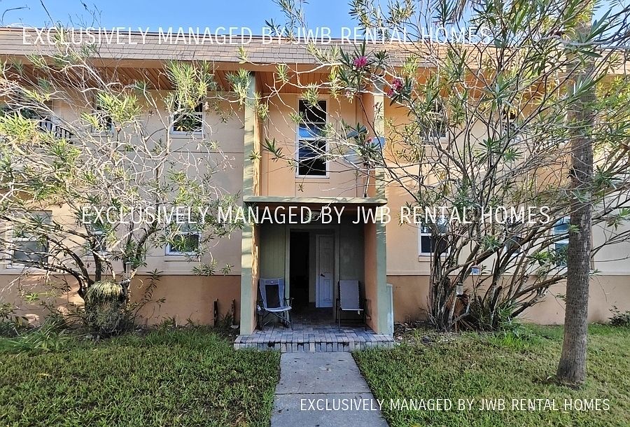 1st image of 1628 2nd St N #127