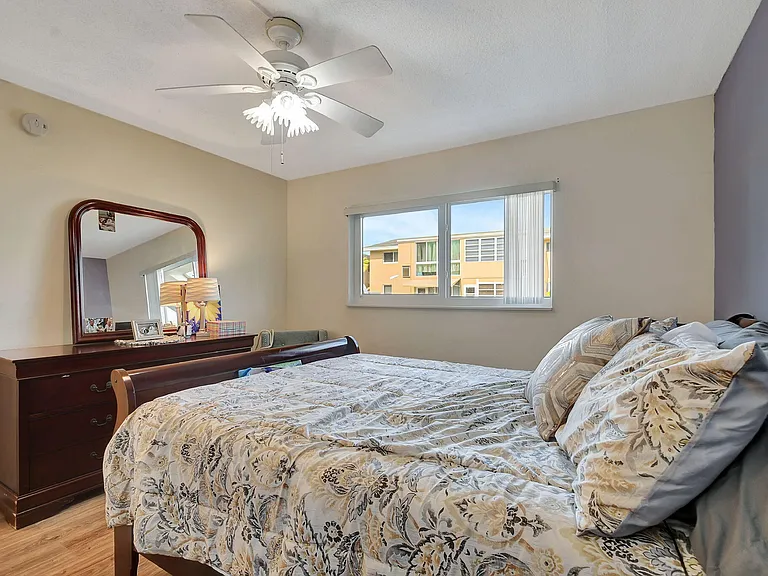 2121 NE 1st Ct #105 — Photo 15