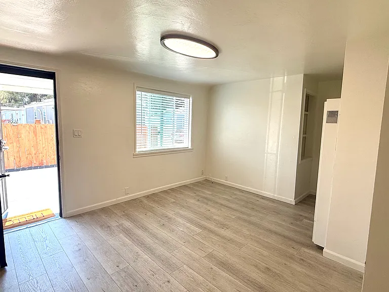 2994 S Higuera St #B — Photo 8