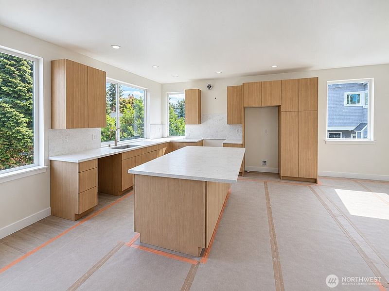 4th image of 8316 28th Avenue NW