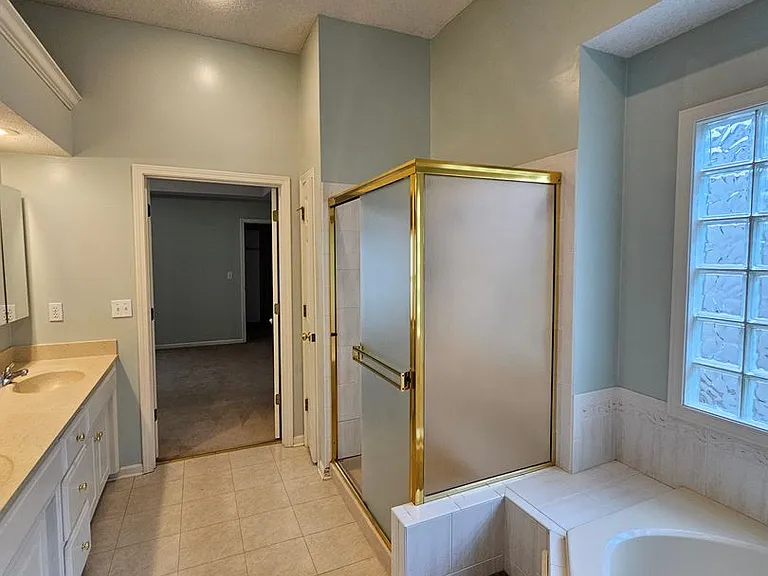 14117 Parkhill Ln — Photo 25