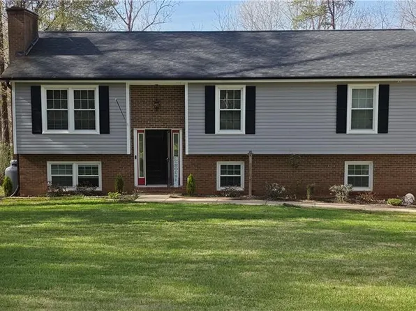 960 Rhine Rd, Germanton, NC 27019