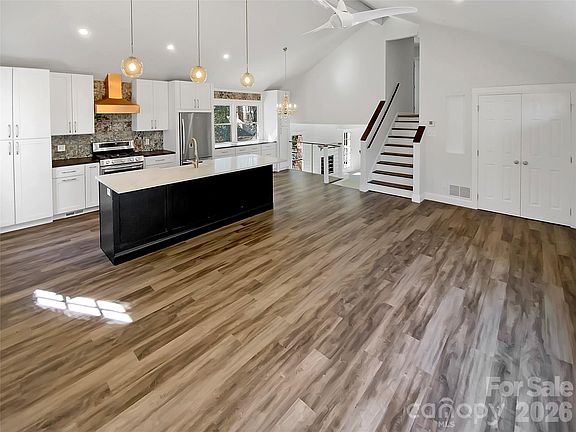 2nd image of 7401 Limerick Dr