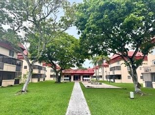 10901 N Kendall Dr APT 212, Miami, FL 33176
