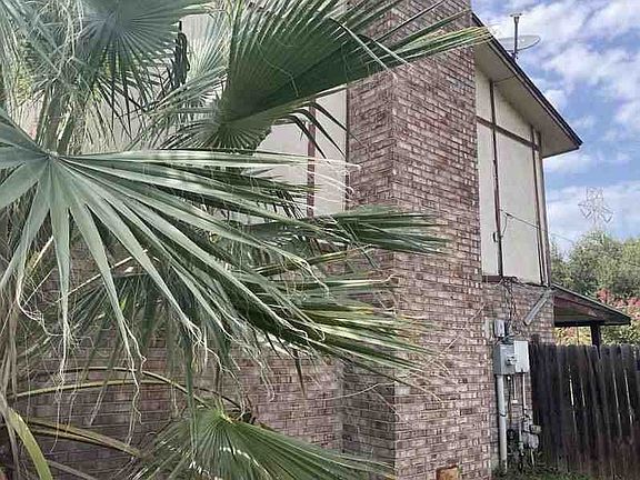 3rd image of 4519 Buckmoor St