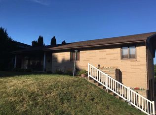 3265 Cider Rdg, Dubuque, IA 52001