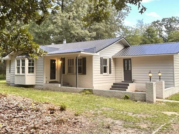 711 County Line Rd W, Eastaboga, AL 36260